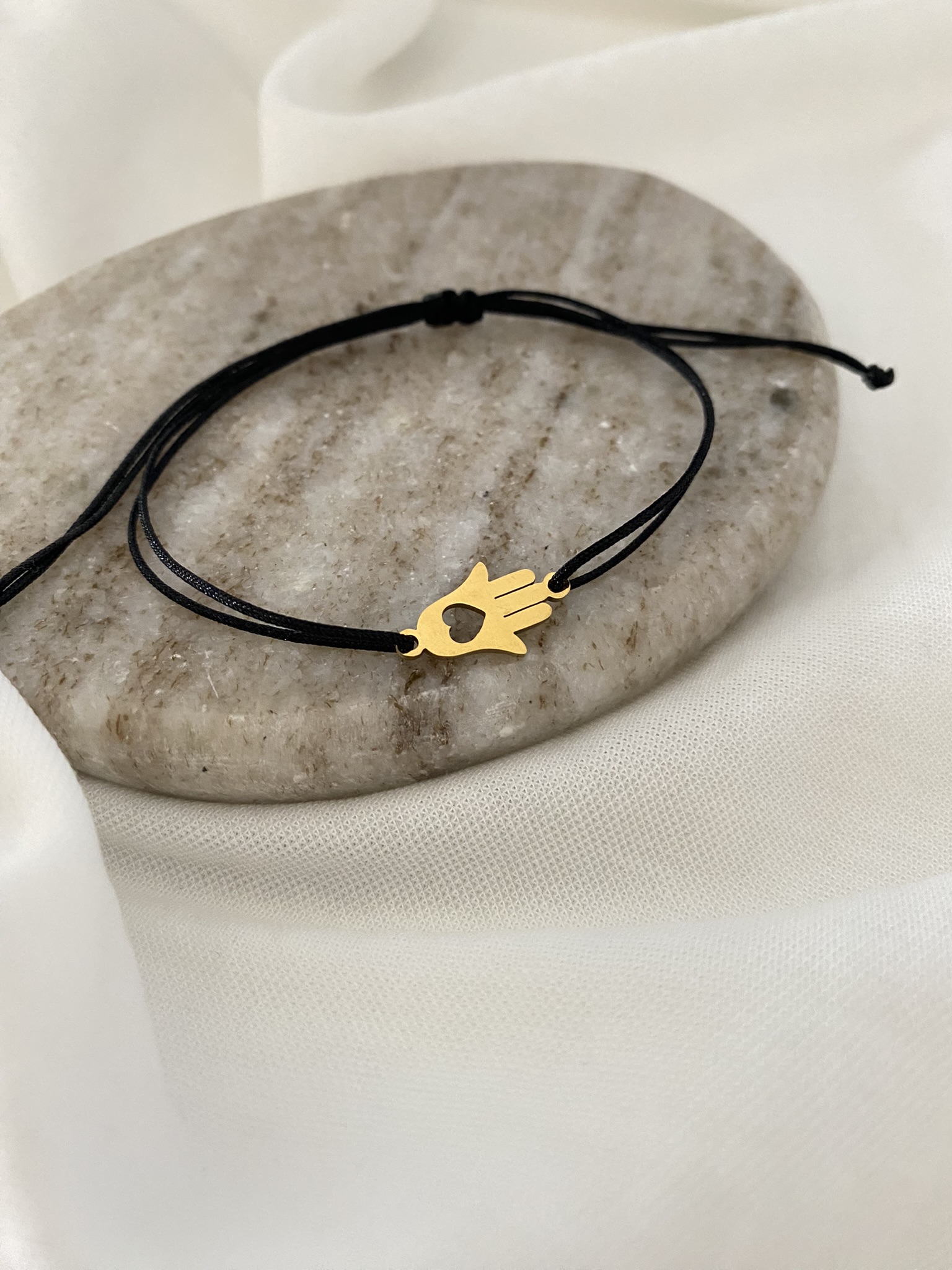 Šňůrkový náramek Hamsa-zlatá #020